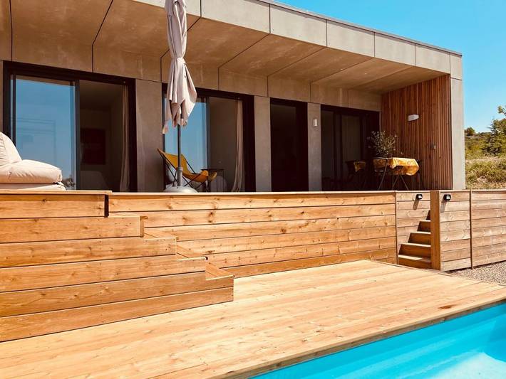 Location de vacances pour 4 personnes, avec piscine ainsi que jardin et vue à Félines-Minervois