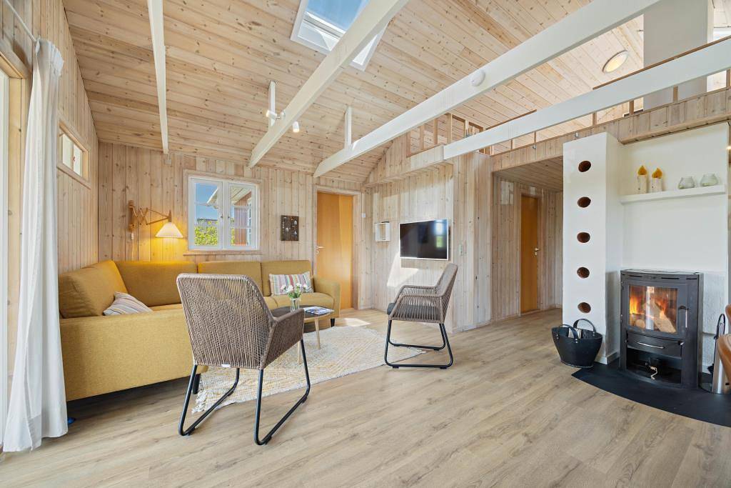 Schönes Ferienhaus für 6 Personen in Nr. Lyngvig mit Wintergarten in Nørre Lyngvig, Hvide Sande