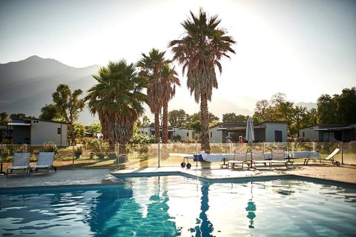 Ferienpark für 4 Personen, mit Terrasse und Garten sowie Pool auf Korsika