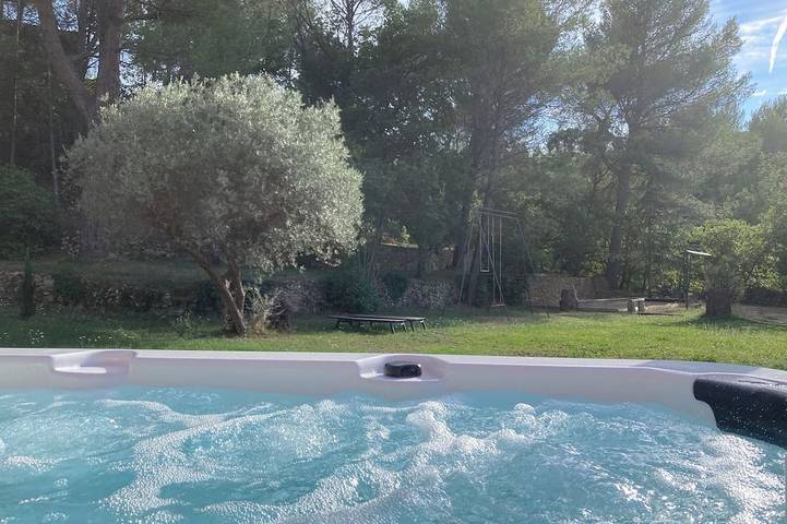Chalet para 9 personas, con jardín y jacuzzi - 1
