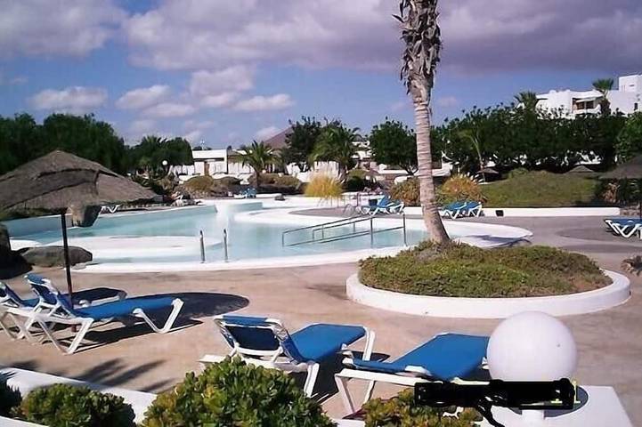 Ferienwohnung für 4 Personen, mit Terrasse und Pool sowie Garten - 1