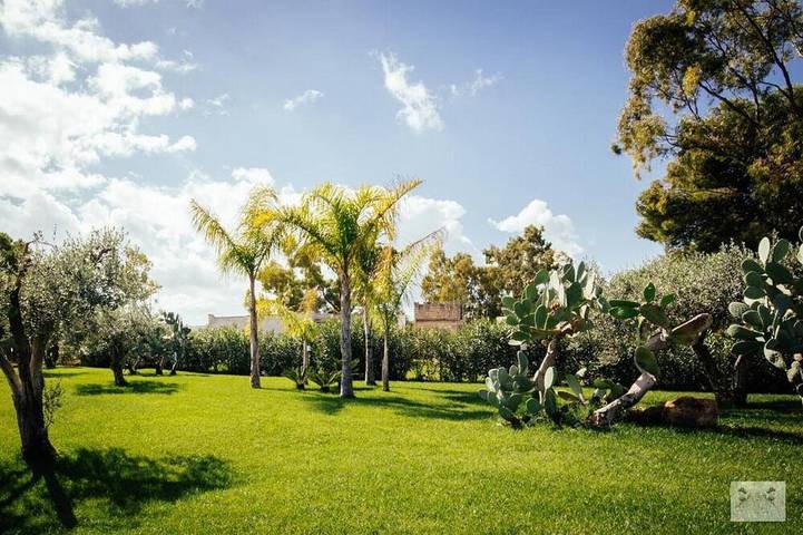 Modernes Hotel mit privatem Pool, Garten, WLAN, Terrasse, Grill, Klimaanlage. in Montevago, Agrigento Provinz