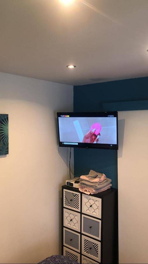 Appartement entier, Studio confort N2 Valenciennes Wifi Netflix in Aulnoy-lez-Valenciennes, Région de Valenciennes