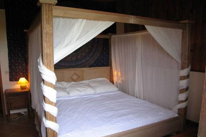 Gîte pour 6 personnes, avec piscine et jardin à Gibourne