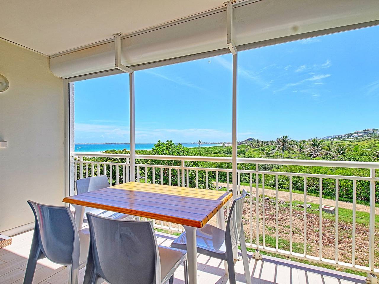 Studio entier, Studio Spacieux à Saint-Martin avec Terrasse et Cuisine Équipée in Saint Martin