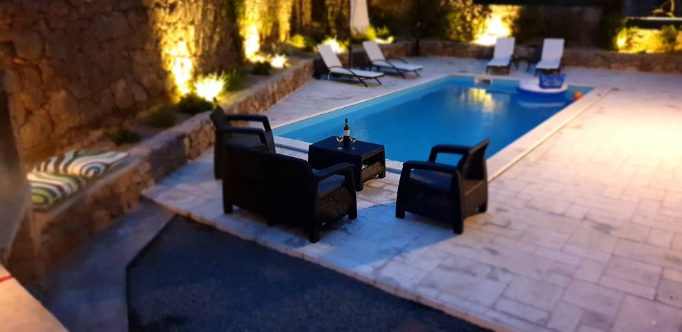 Villa für 8 Personen, mit Garten und Balkon - 1