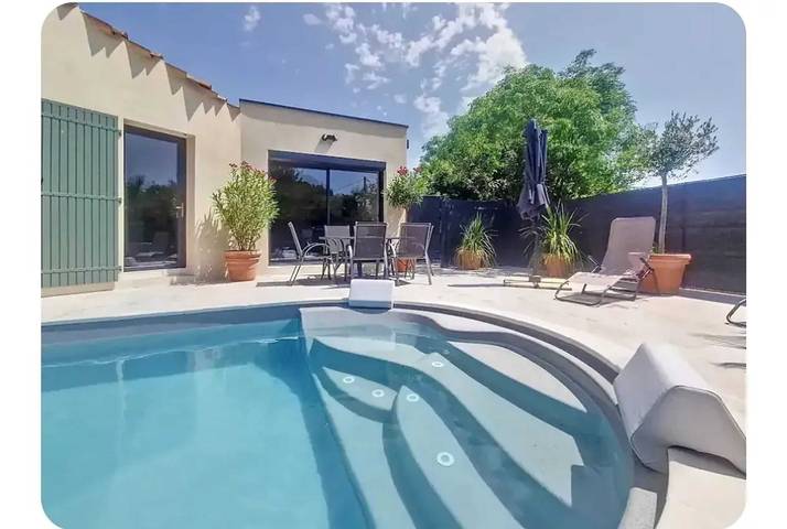 Location de vacances pour 6 personnes, avec piscine et terrasse à Saint-Maximin (Nimes) - 4