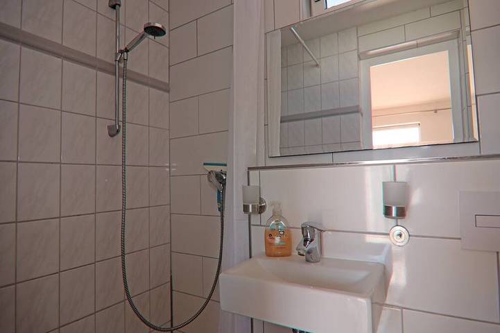 Bungalow für 4 Personen, mit Terrasse und Garten in der Wohlenberger Wiek - 4