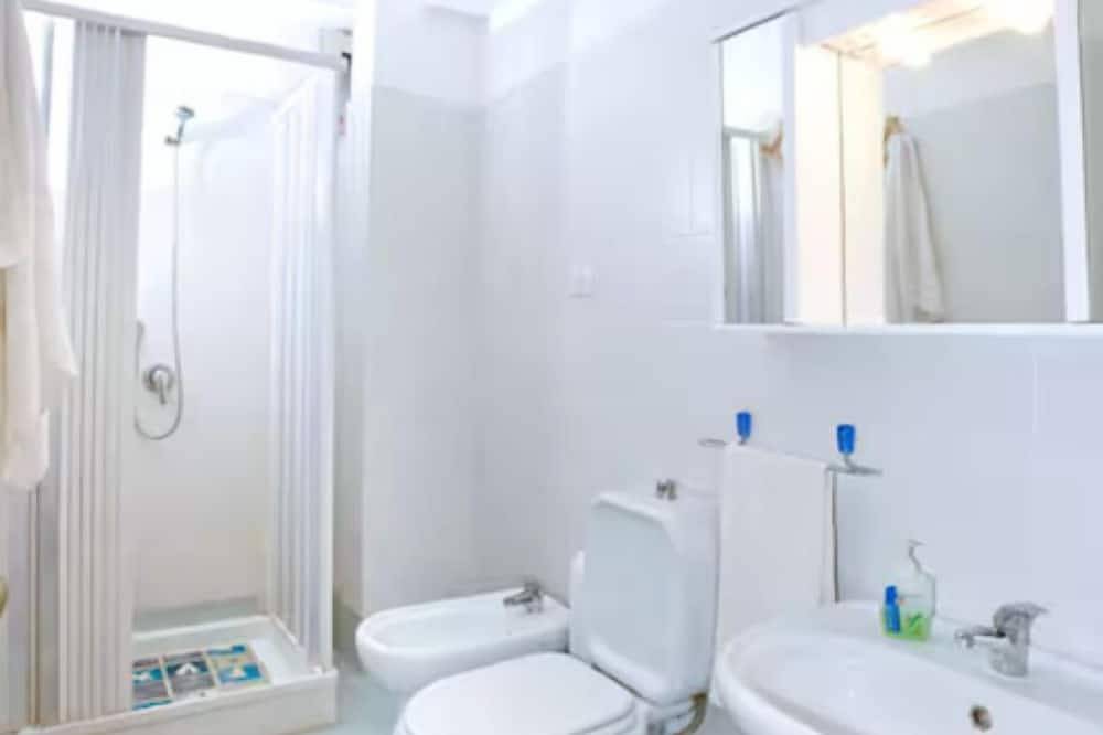 Appartamento intero, Charming 2-bedroom apartment with Ac, Wifi in beachfront Letojanni near Taormina in Letojanni, Provincia di Messina