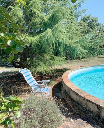 Chambre d’hôte pour 3 personnes, avec vue ainsi que jardin et piscine, animaux acceptés à Damiatte