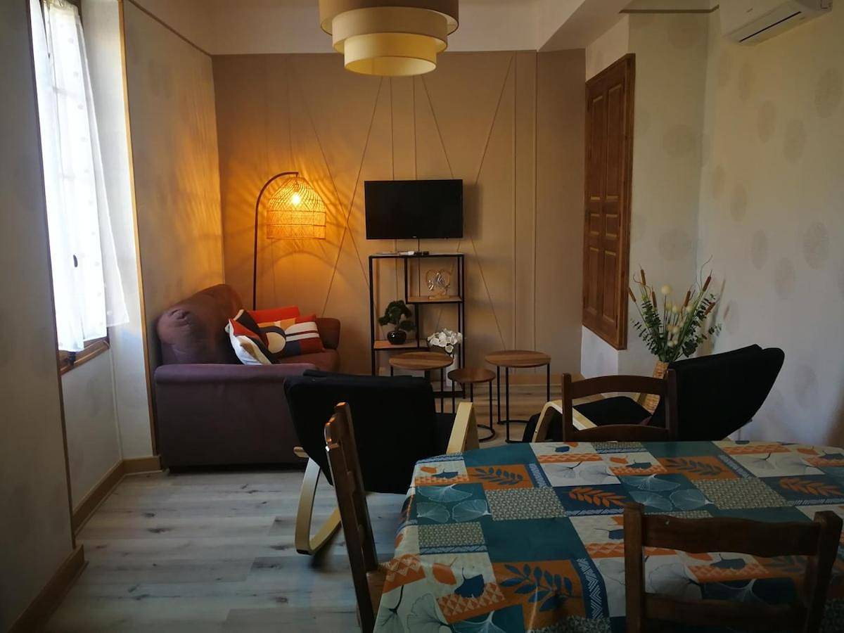 Two-Bedroom House in Montescot, Côte d'Améthyste