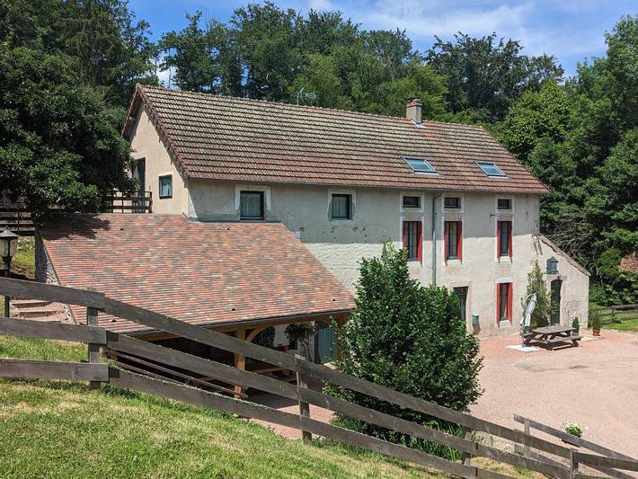 Authentisches Ferienhaus am Wasser, Haustiere Erlaubt, Parkplatz in Montbard und Umgebung