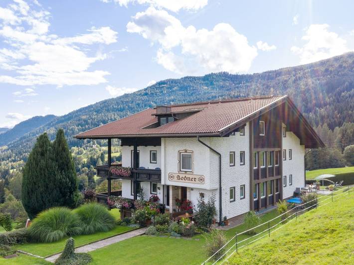 Ferienwohnung für 4 Personen, mit Garten und Balkon, kinderfreundlich in Treffen am Ossiacher See
