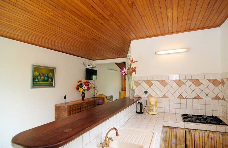 Apartamento entero, Acogedor Apartamento en Le Robert con Balcón y Jardín in Le Robert, Martinica