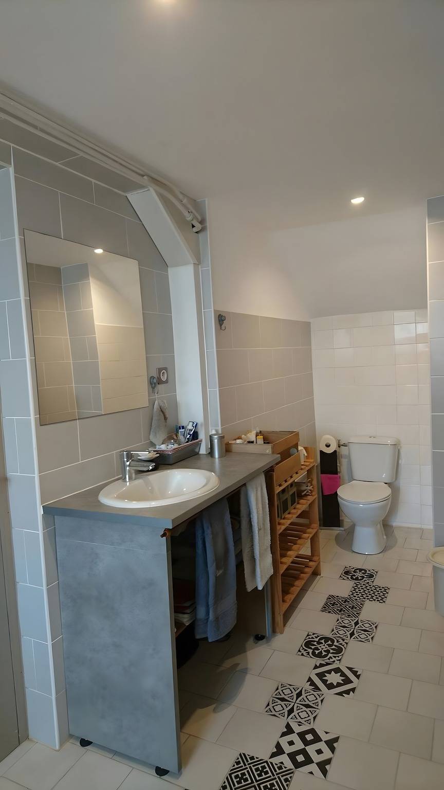 Appartement entier, Gîte tout confort entièrement équipé 50 m2 autonome, avec parking in Saint-Sixte, Montbrison