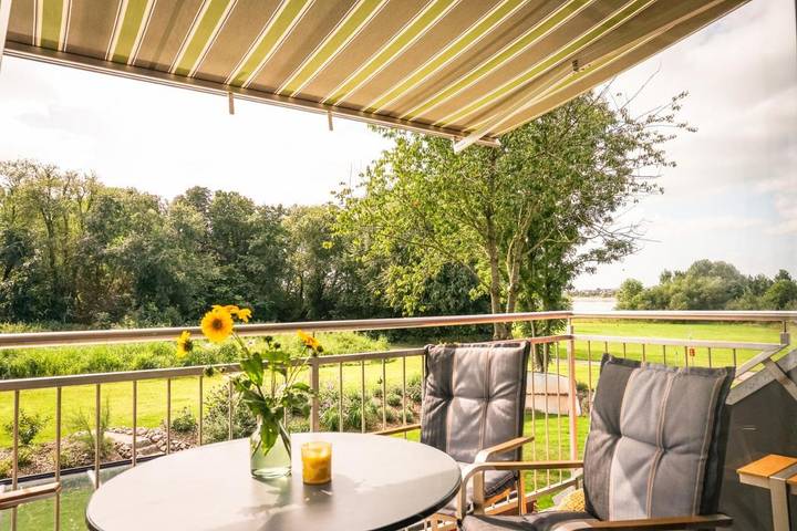 Ferienwohnung für 4 Personen, mit Balkon und Terrasse sowie Garten in Unterweser
