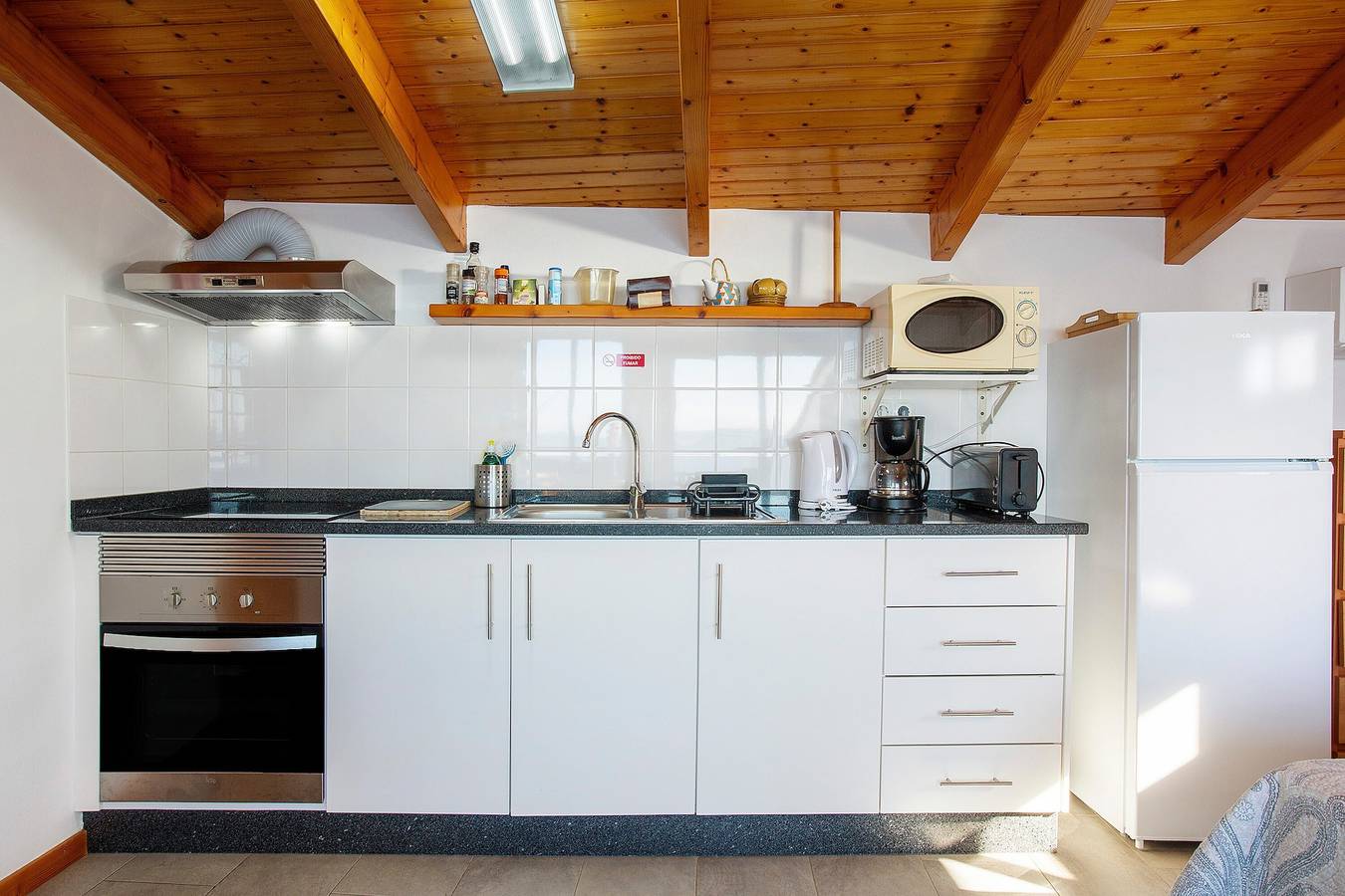 Appartement 'The Wave House - Oceanfront' met Uitzicht op Zee, Wifi en Airconditioning, foto 6
