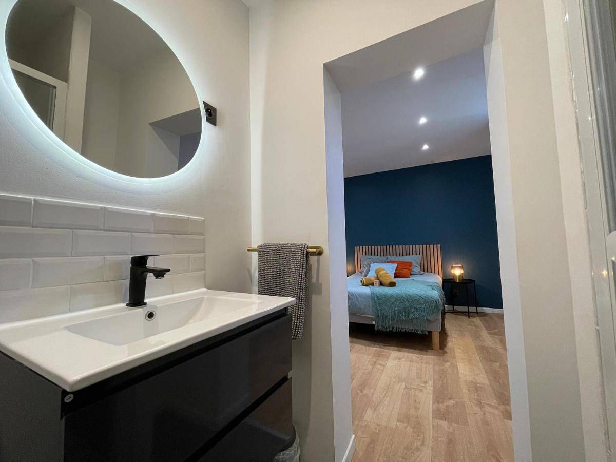 Appartement entier, Three-Bedroom Apartment in Lens, Région de Lens