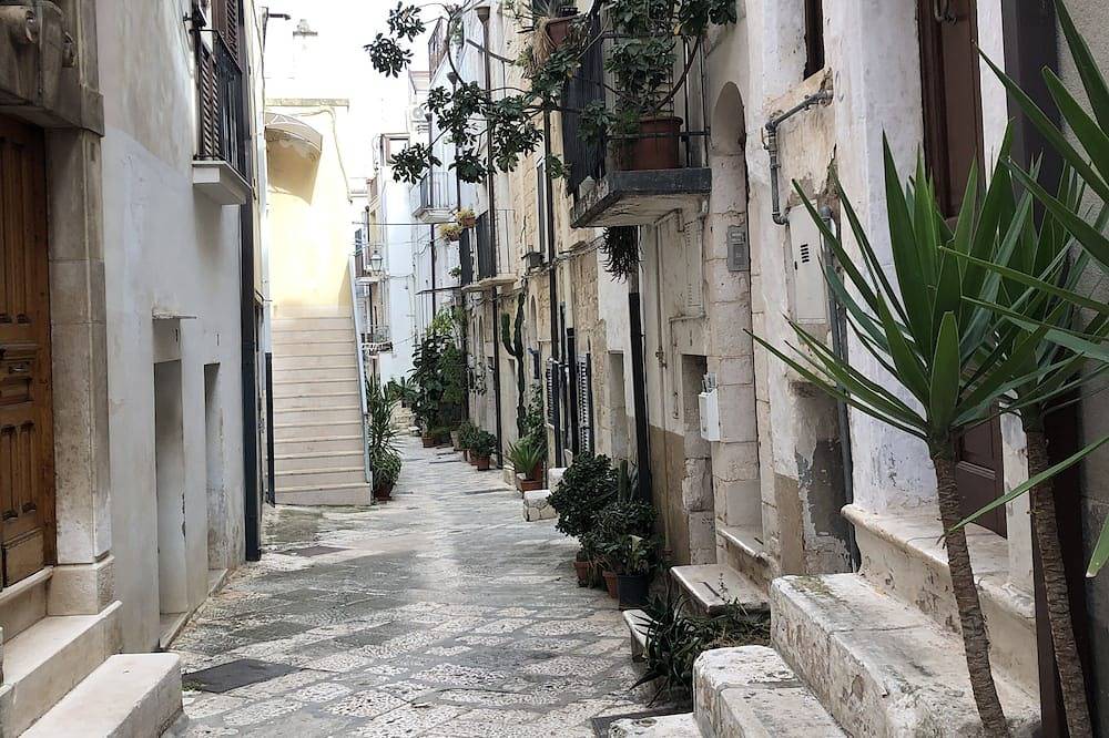 Appartamento intero, Originaria abitazione totalmente in pietra e finemente ristrutturata. Una perla. in Conversano, Provincia di Bari