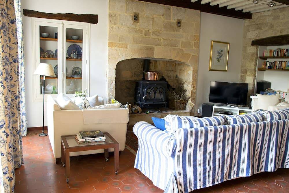 Ancien presbytère du 15ème siècle avec piscine privée dans un charmant village in Vieux, Région d'Albi