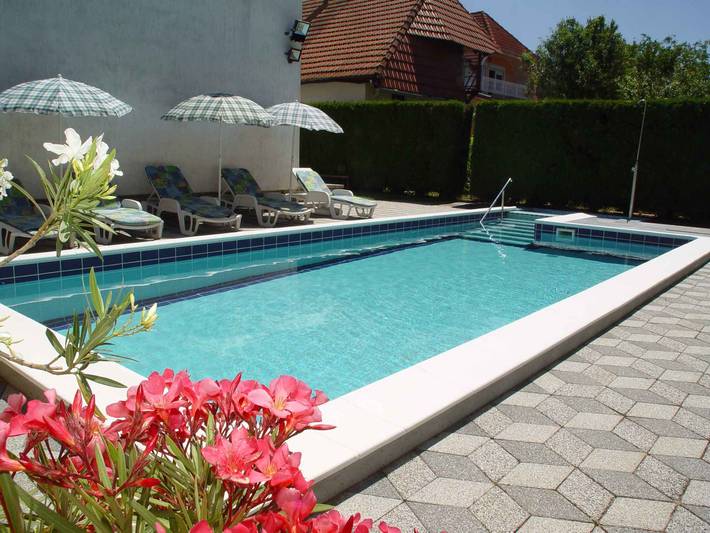 Ferienhaus für 12 Personen, mit Balkon und Garten