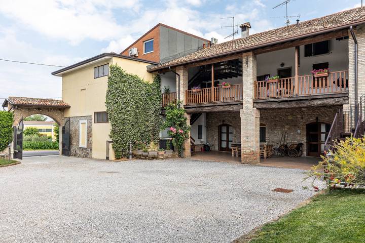 Ganze Wohnung, Ferienwohnung "Cascina Raperonzolo" mit privater Terrasse, Klimaanlage und Wlan in Lonato del Garda, Brescia Provinz
