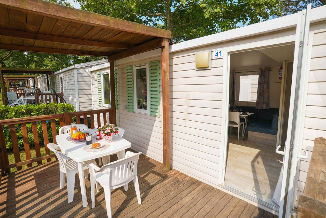 Mobilehome mit Klimaanlage, Terrasse und Pool  in Lanterna, Tar-Vabriga