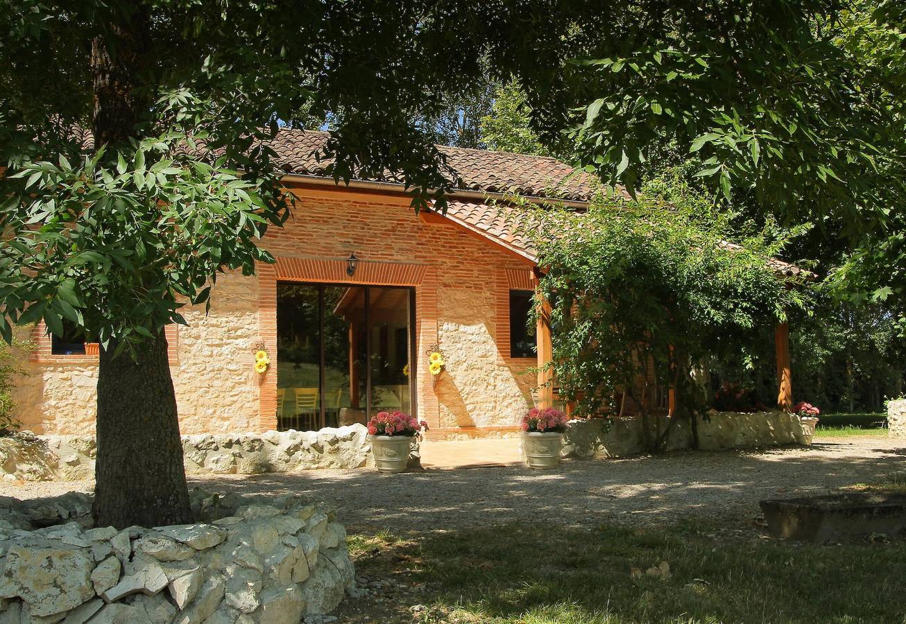 Domaine du roujos - gîte Terra in Beaumont-de-Lomagne, Tarn-et-Garonne