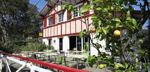 Hôtel pour 2 personnes, avec jardin et piscine ainsi que terrasse et vue à Hossegor