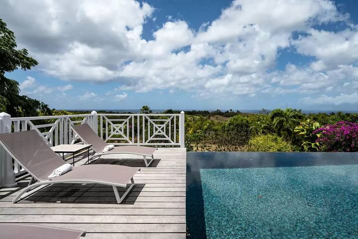 Location de vacances pour 11 personnes, avec vue ainsi que piscine et jardin à Grand-Bourg - 2