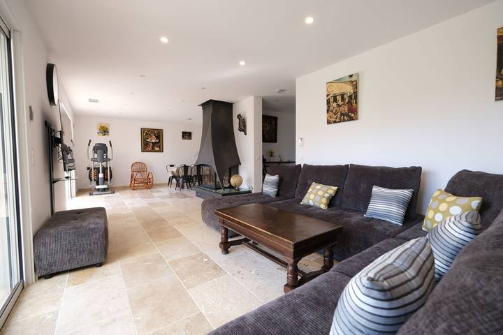 Location de vacances pour 10 personnes, avec piscine ainsi que jardin et vue, animaux acceptés à Saint-Rémy-de-Provence - 3