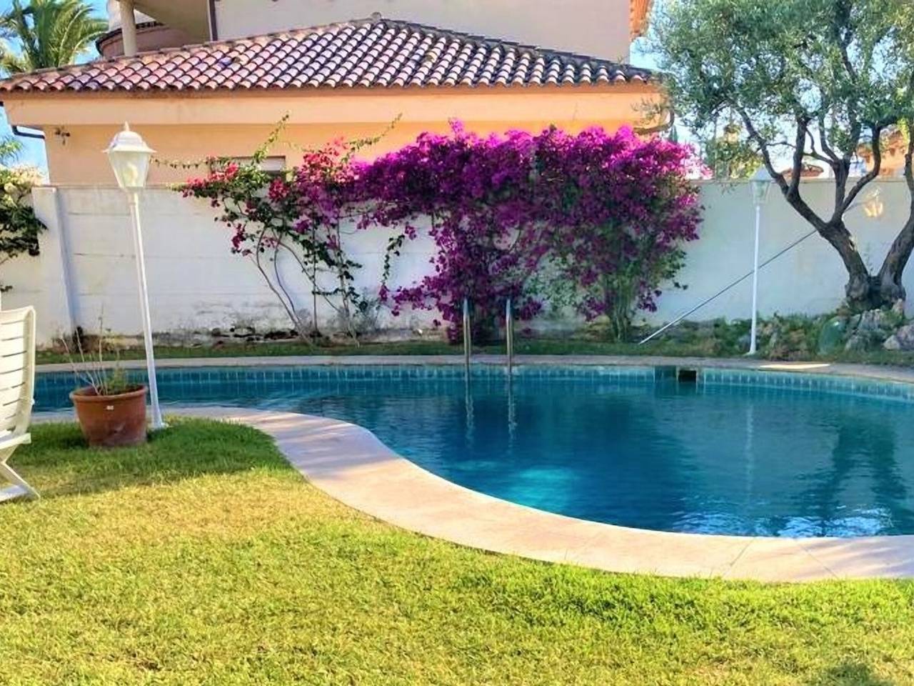 Family villa in Benicàssim with private pool and garden near the sea in Benicasim, Costa dell'Azahar
