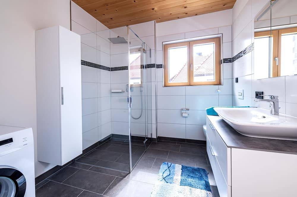 Ganze Wohnung, Attraktives Massivholzquartier im Zentrum von Bayreuth\nökologisch, Nachhaltig in Frankenalb