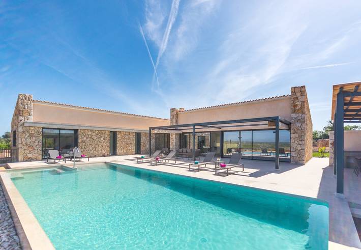 Beautiful Finca "Son Quillot 1" with swimming pool and garden in Ariany, Majorca Center