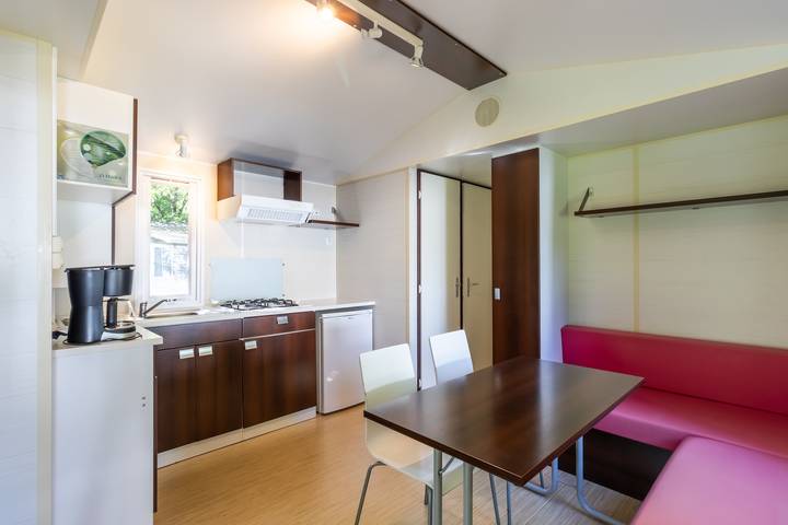 Mobil home pour 5 personnes, avec bassin pour enfant et jardin, adapté aux familles à Saint-Pompont - 2