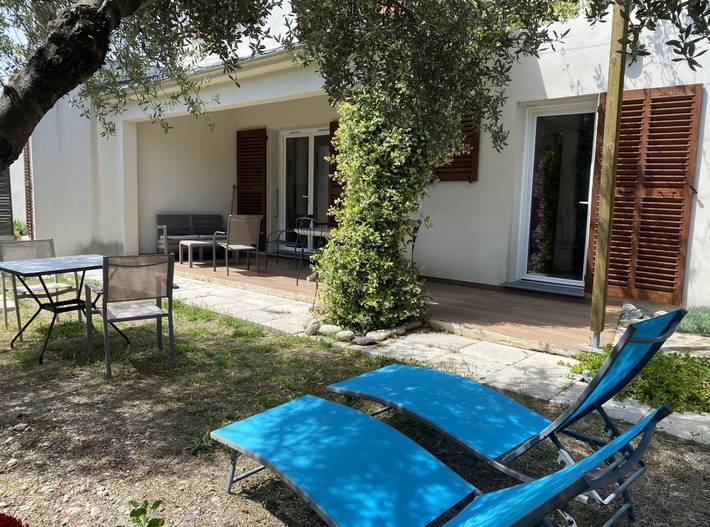 Gîte pour 5 personnes, avec terrasse et jardin