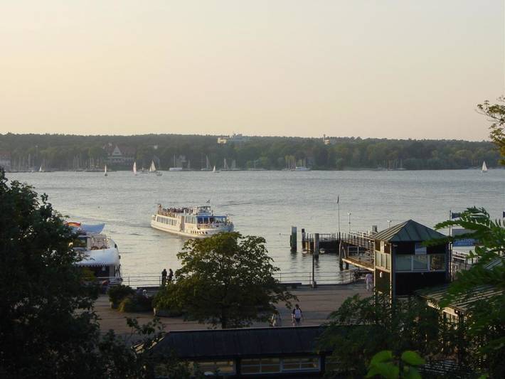 Ferienwohnung für 4 Personen, mit Balkon und Terrasse sowie Garten und Ausblick am Wannsee