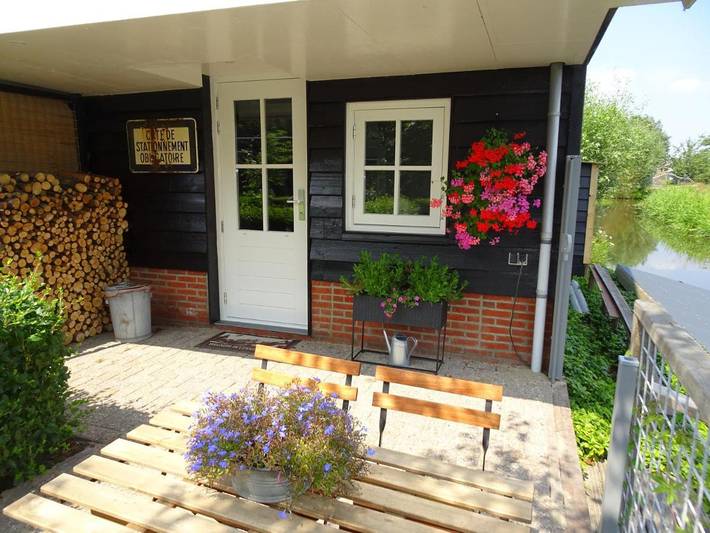 Location de vacances pour 2 personnes, avec jardin ainsi que sauna et vue dans Lekkerkerk