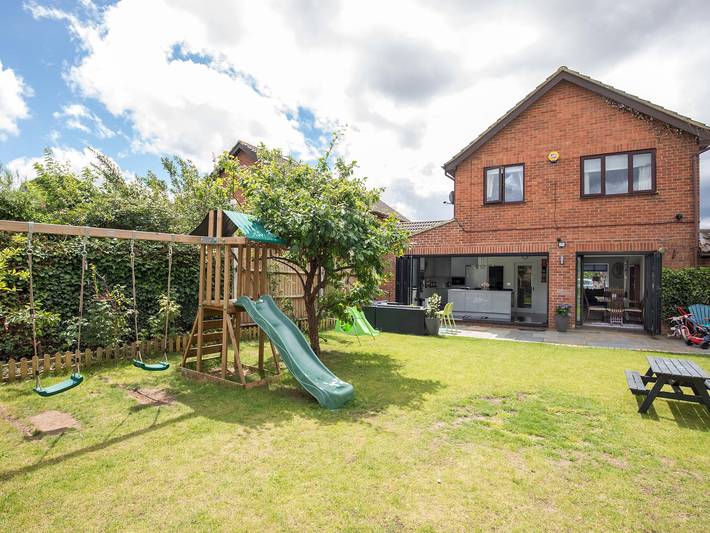 Holiday rental for 8 people, with garden in Berkshire