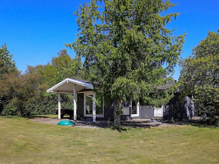 Ferienhaus für 8 Personen, mit Terrasse und Garten