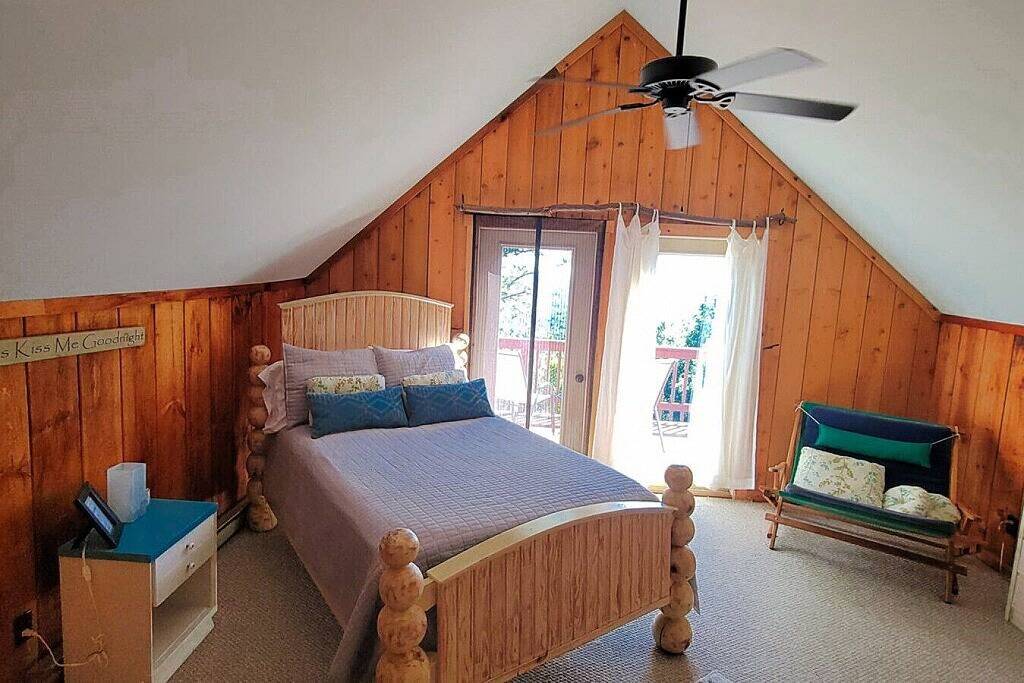 Pontificator`s Perch - you`ll love the view, by Buffalo Mtn Getaway in Blue Ridge Parkway, Meadows of Dan