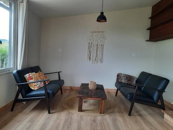 Location de vacances pour 4 personnes, avec vue ainsi que jardin et piscine à Saint-Didier-sur-Arroux - 4