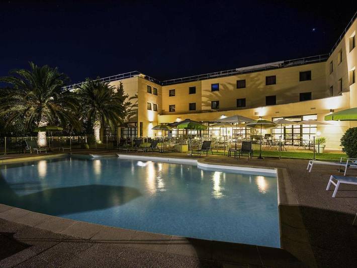 Hôtel pour 2 personnes, avec Terrasse ainsi que Jardin et Piscine