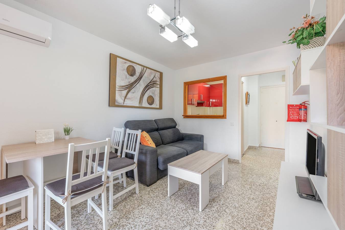 Entire apartment, Apartment 'Apartamento Aguila' with Private Terrace, Shared Garden and Air Conditioning in Benalmádena Costa, Benalmádena