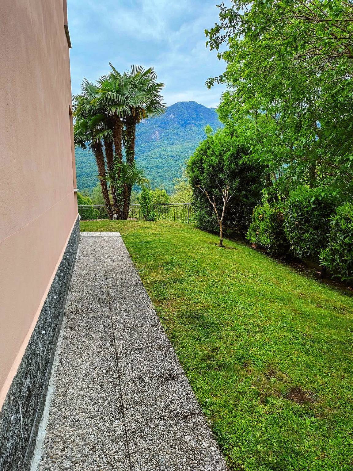 Appartement entier, Appartement de vacances pour 5 personnes avec piscine in Bosco Valtravaglia, Commune de Montegrino Valtravaglia