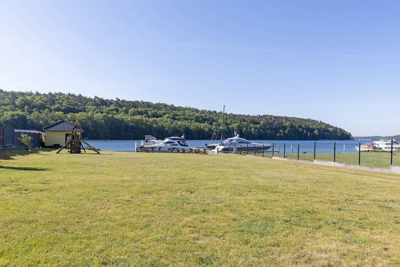 Apartamento entero, Apartamento vacacional 1 con jardín comunitario y wifi in Joachimsthal (Brandeburgo), Werbellinsee