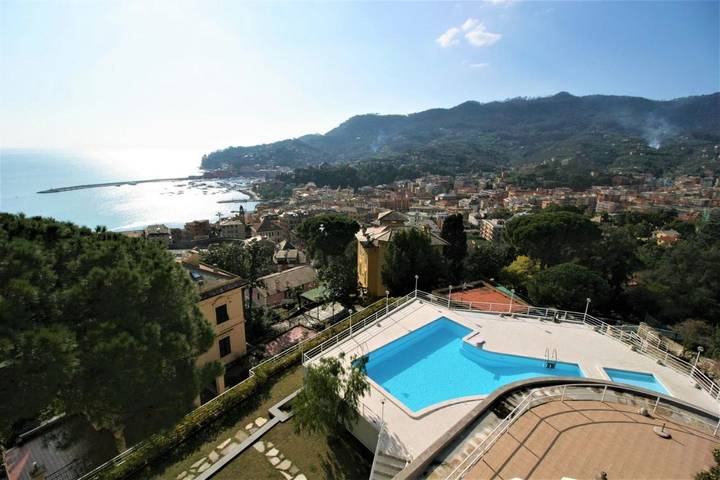 Ferienwohnung für 6 Personen, mit Ausblick und Garten sowie Pool - 1