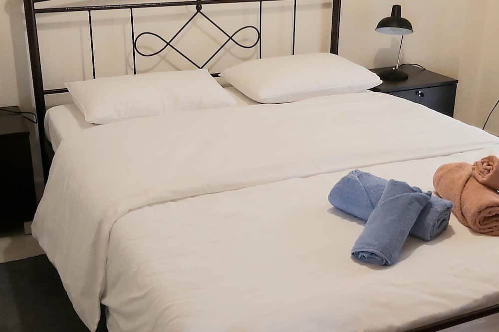 Ganze Wohnung, In den engen Gassen der Altstadt,  familienfreundlich, in Strandnähe in Ierapetra, Lasithi