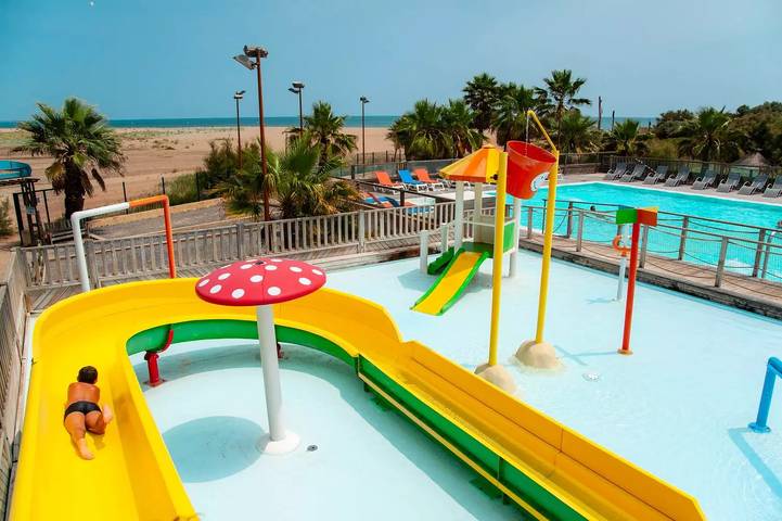 Camping für 4 Personen, mit Pool und Terrasse, mit Haustier in Sérignan