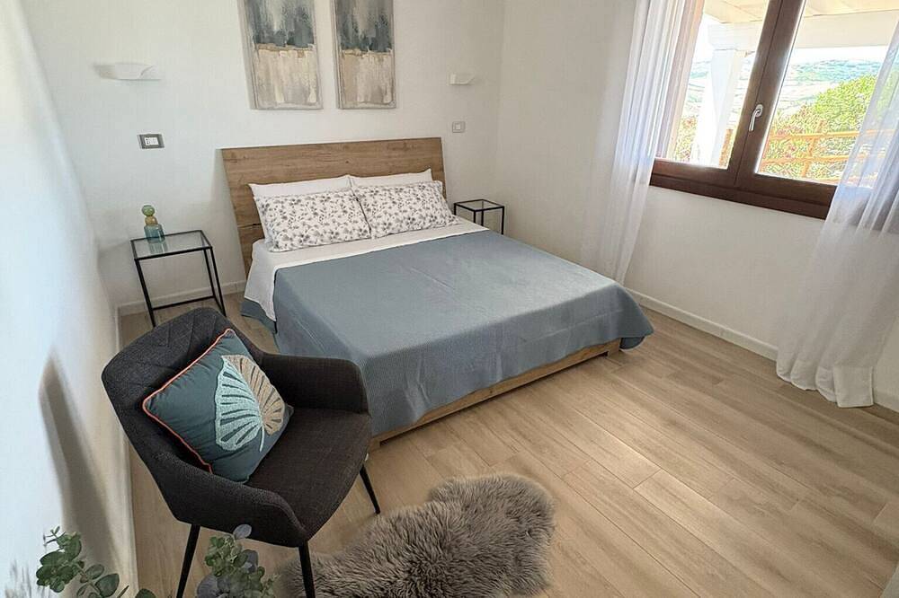 Cottage « Lorena » avec piscine à débordement privée, vue panoramique, Wi-Fi et climatisation in Nulvi, Province de Sassari
